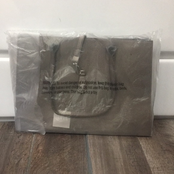 Taupe pebble tote - Picture 3 of 4